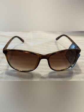 Universal Thread Men's Tortoiseshell Frame Sunglasses with Brown Gradient Lenses